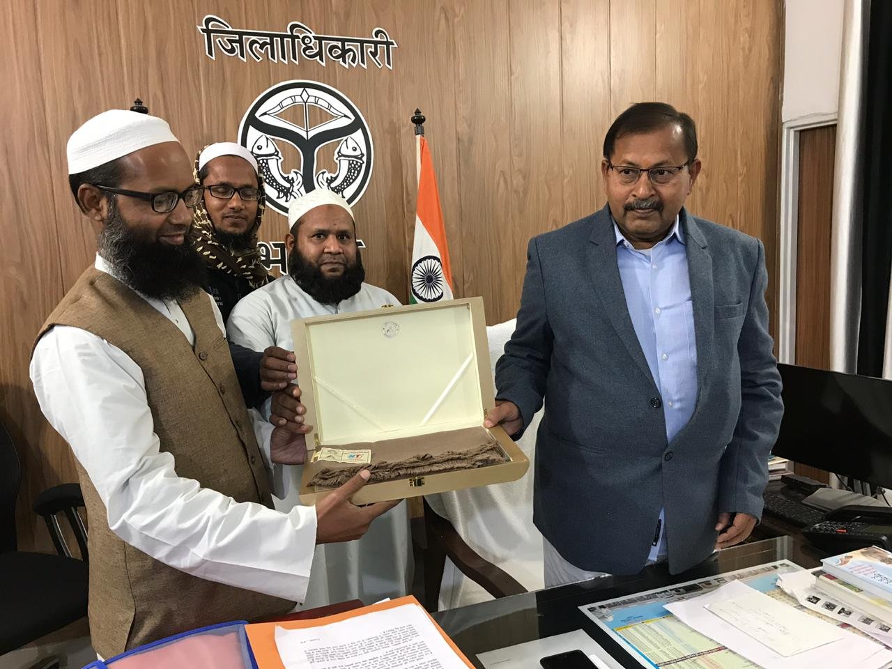 हिंदी समाचार |भदोही जनपद के जिला अधिकारी...