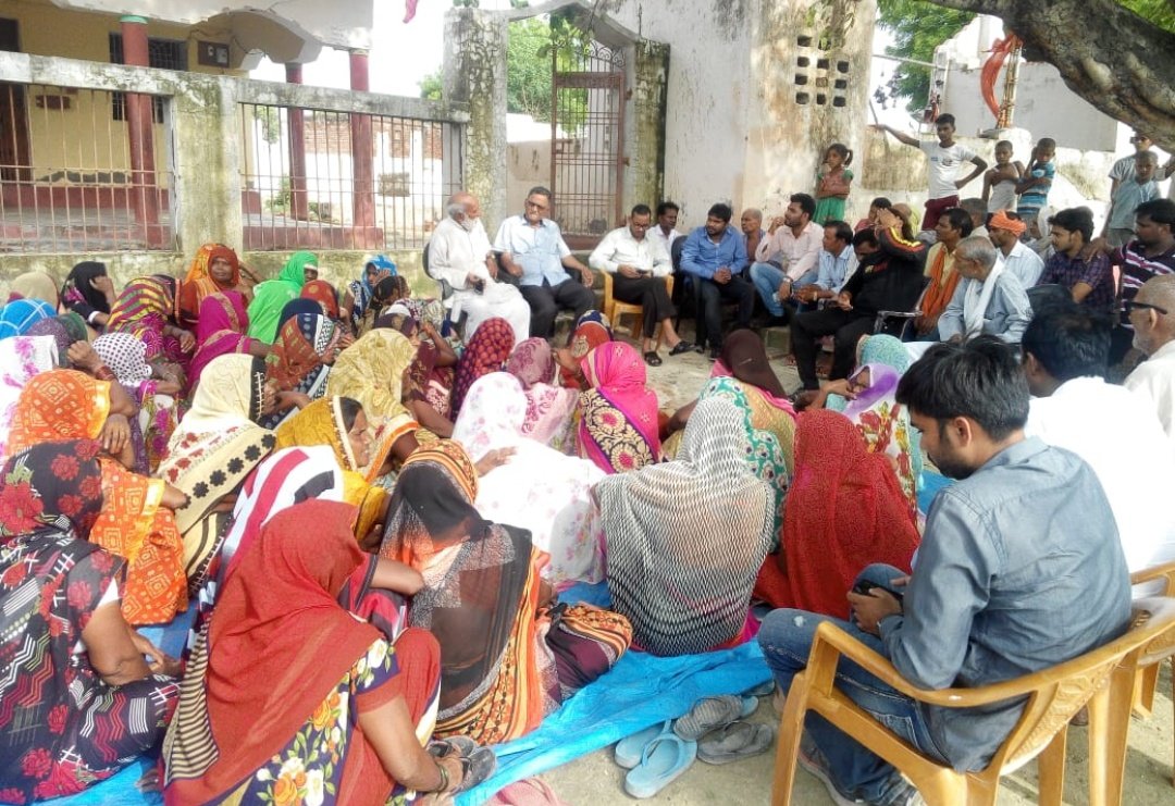 हिंदी समाचार |बी डी ओ ने गाँव में लगाया चौपाल