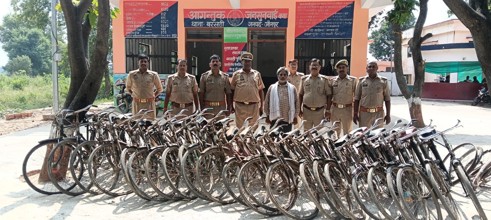 हिंदी समाचार | बरसठी पुलिस ने 24 साइकिलों के...