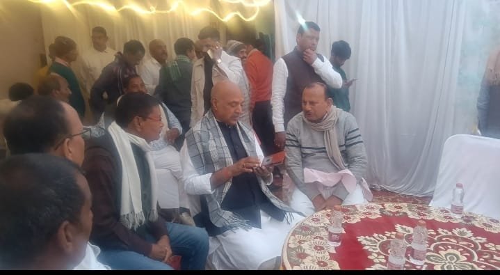 हिंदी समाचार | डिहुरा गाँव में पूर्व मंत्री...