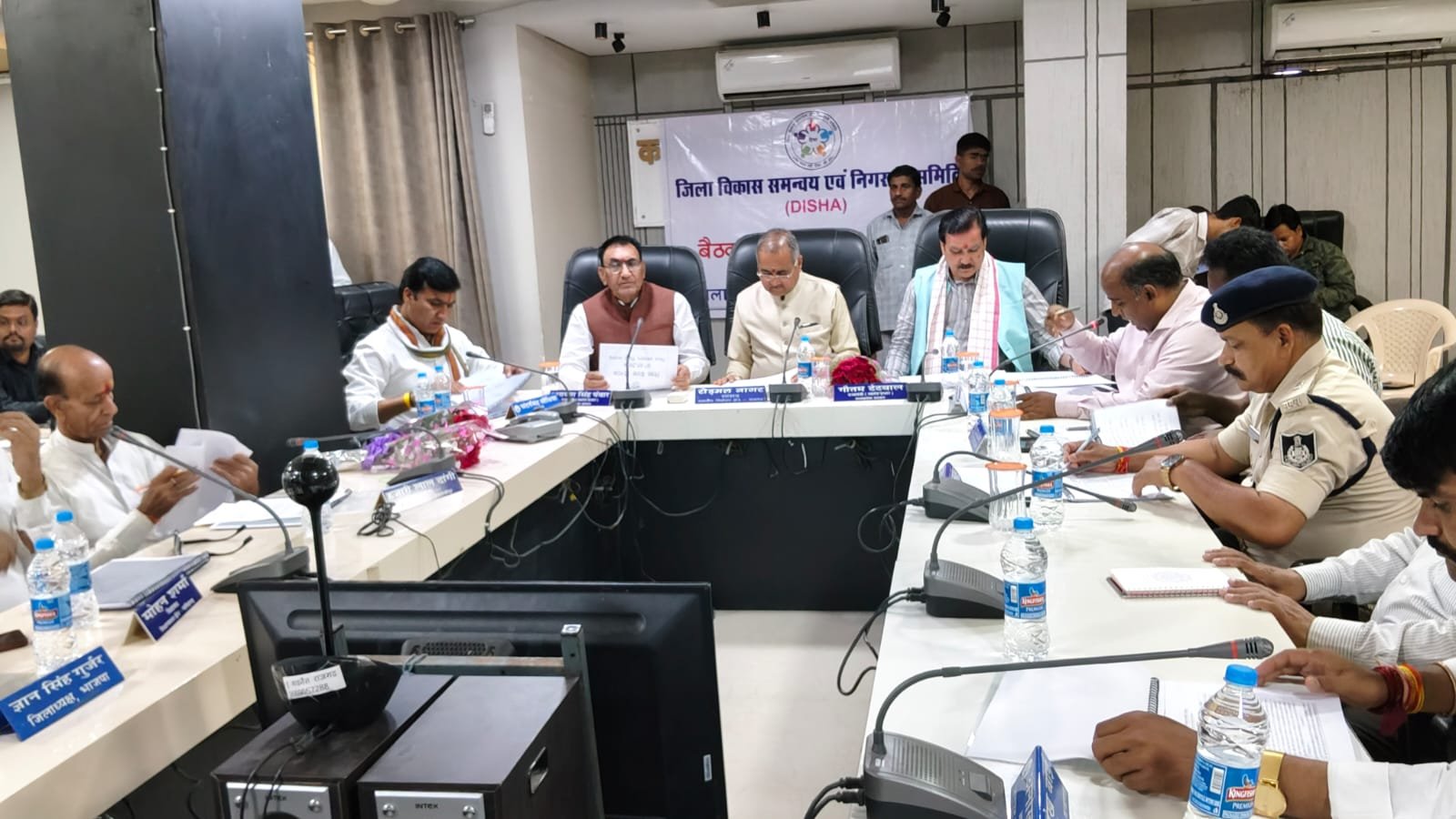 हिंदी समाचार | विकास कार्यों में गुणवत्ता से...