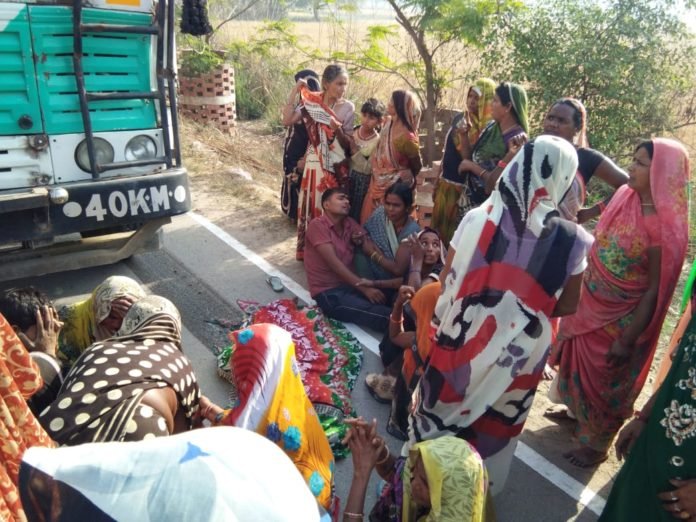 हिंदी समाचार |ट्रक ने रौंदा वृद्धा की मौत,...