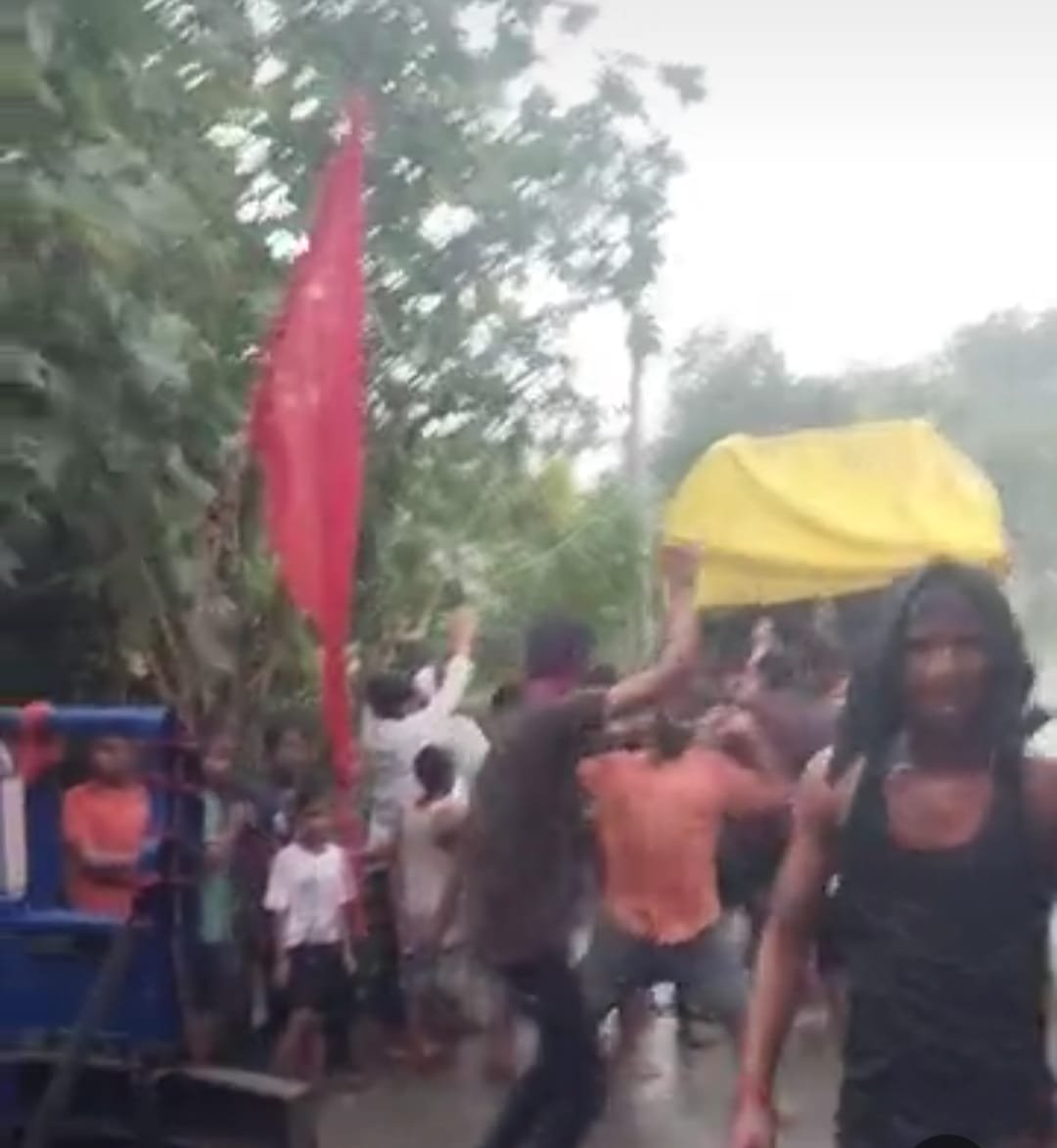 हिंदी समाचार |बारिश की बीच विसर्जन का दौर...