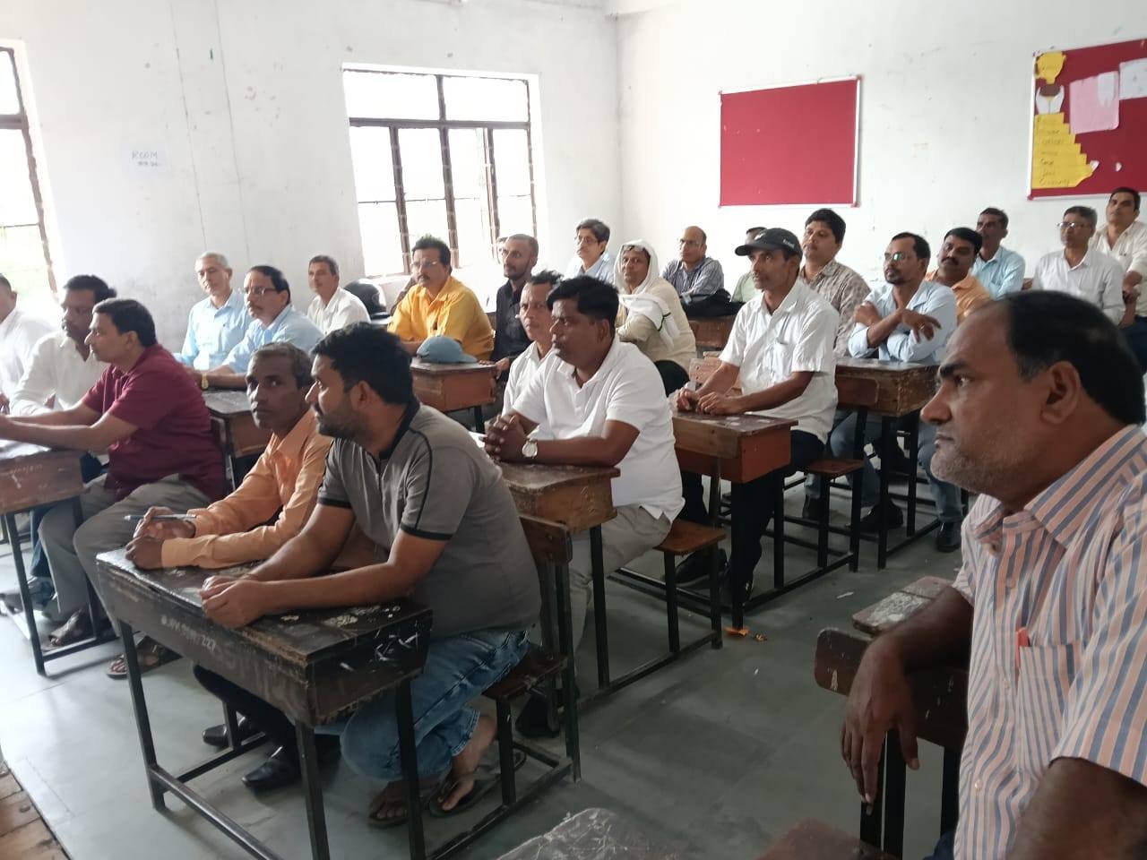 हिंदी समाचार |मतदान कर्मियों का प्रशिक्षण...