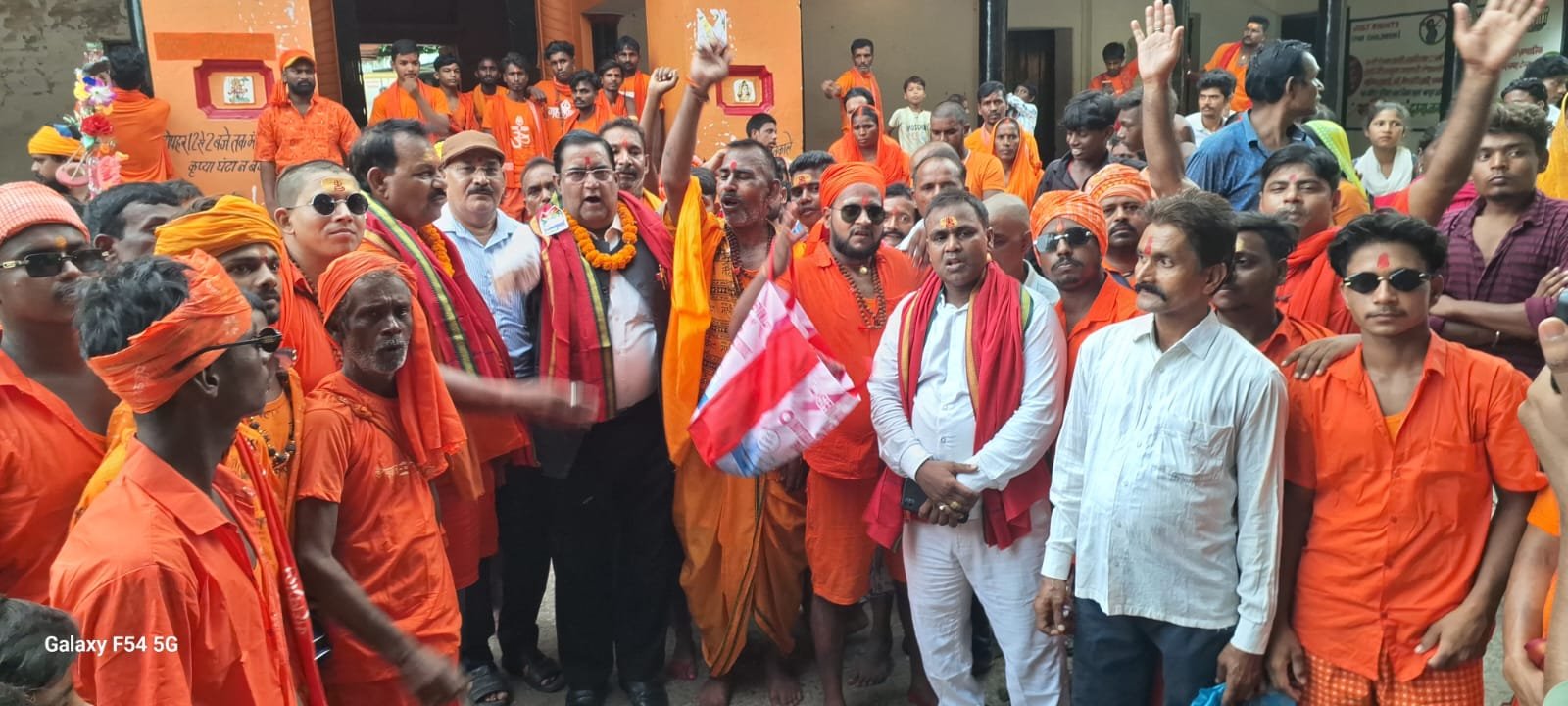 हिंदी समाचार | हर-हर महादेव' और 'बोल बम' के...