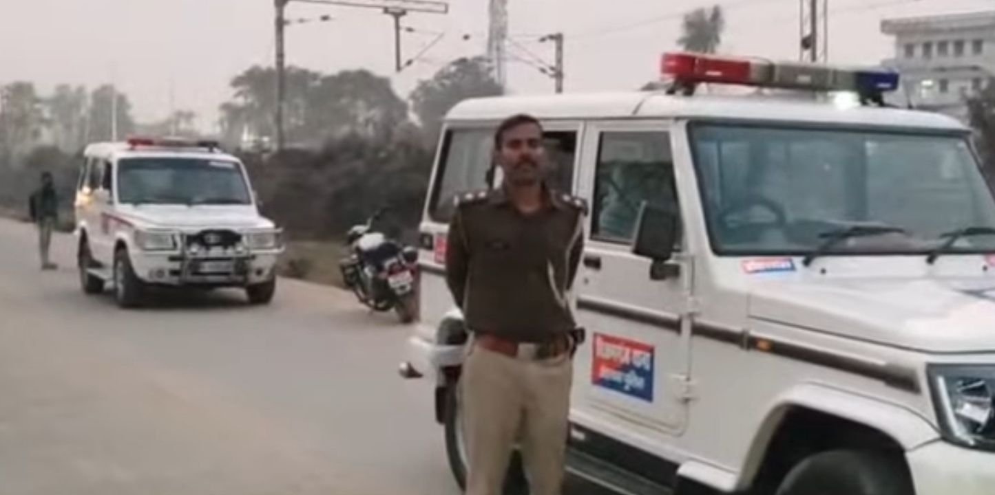 हिंदी समाचार | बैंक जा रहे कर्मी से 3.10 लाख की...