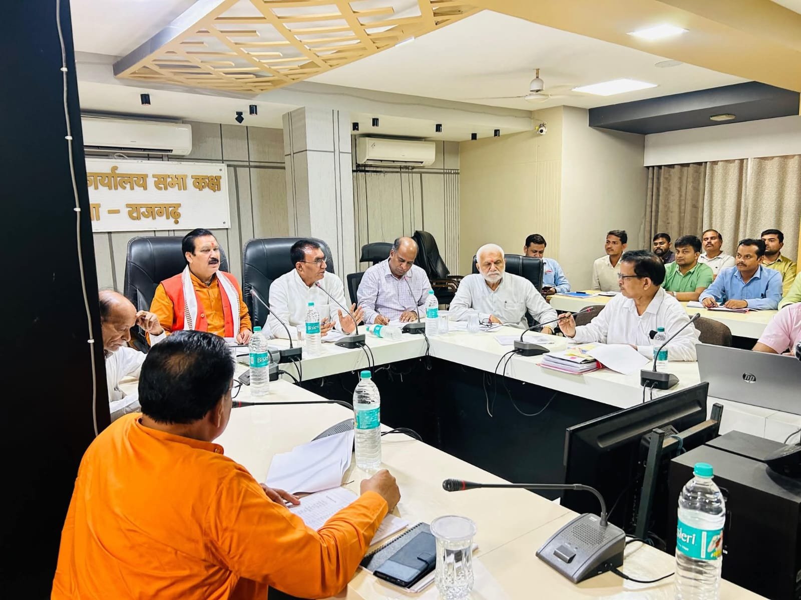 हिंदी समाचार |पांच रूपये में किसानों को...