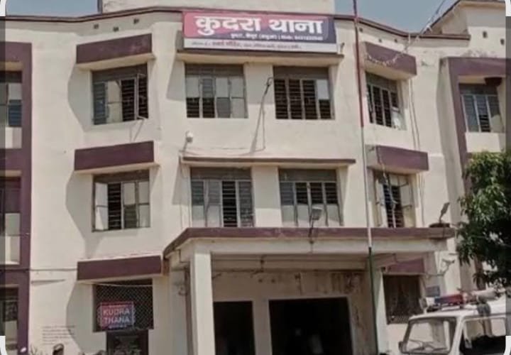 हिंदी समाचार | 42.825 लीटर अंग्रेजी शराब के साथ...