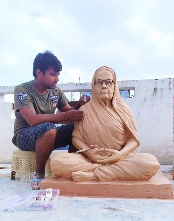 हिंदी समाचार | एक अद्भुत कलाकार जिसकी मूर्तिकला की कायल हैं पूरी दुनिया