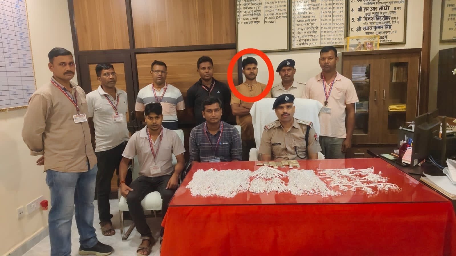 हिंदी समाचार | गया रेलवे स्टेशन पर 14.835 किलो...
