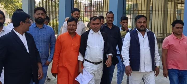 हिंदी समाचार |पूर्व विधायक समेत अन्य को...