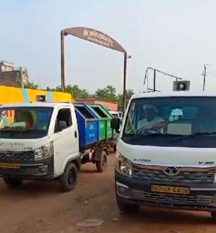 हिंदी समाचार |नगर निगम के सफाई में लगे वाहन...