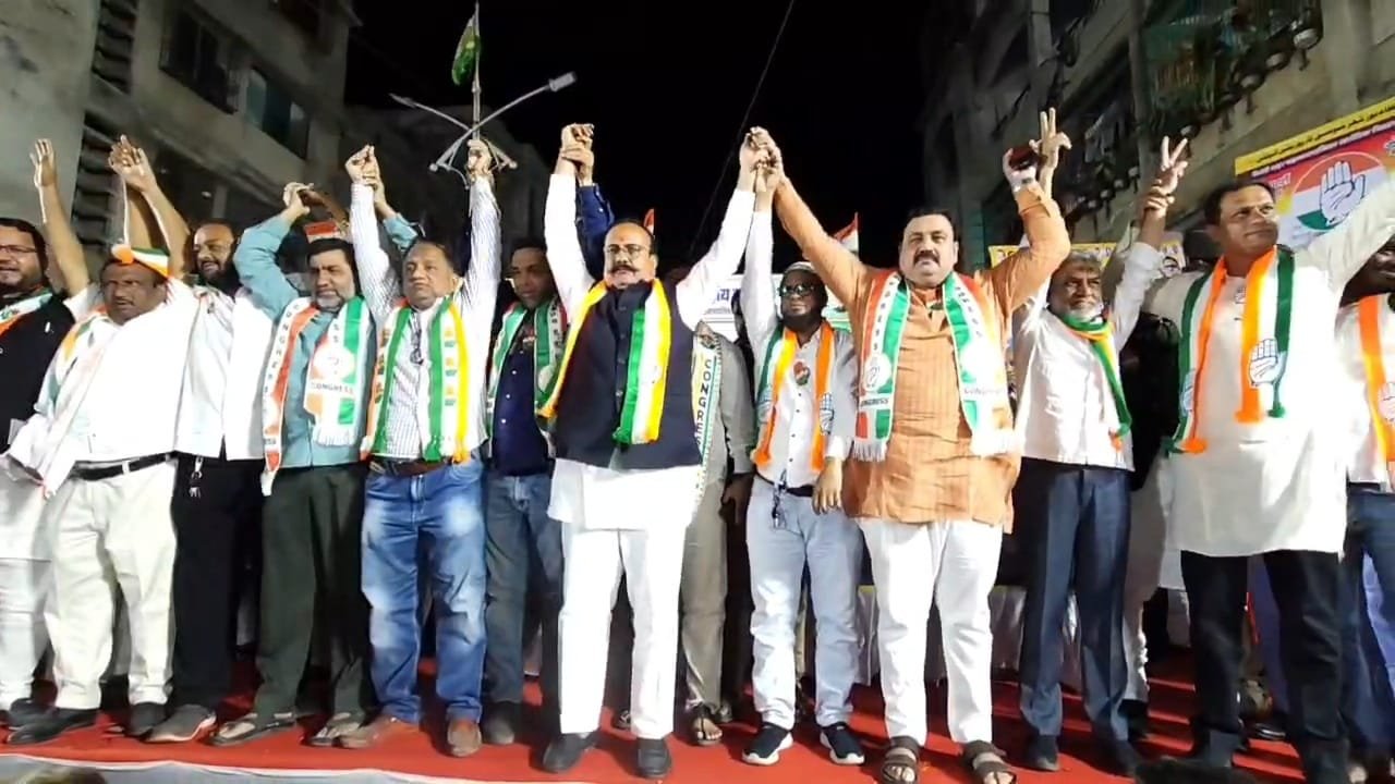 हिंदी समाचार | कांग्रेस का मंच देखकर भागे...