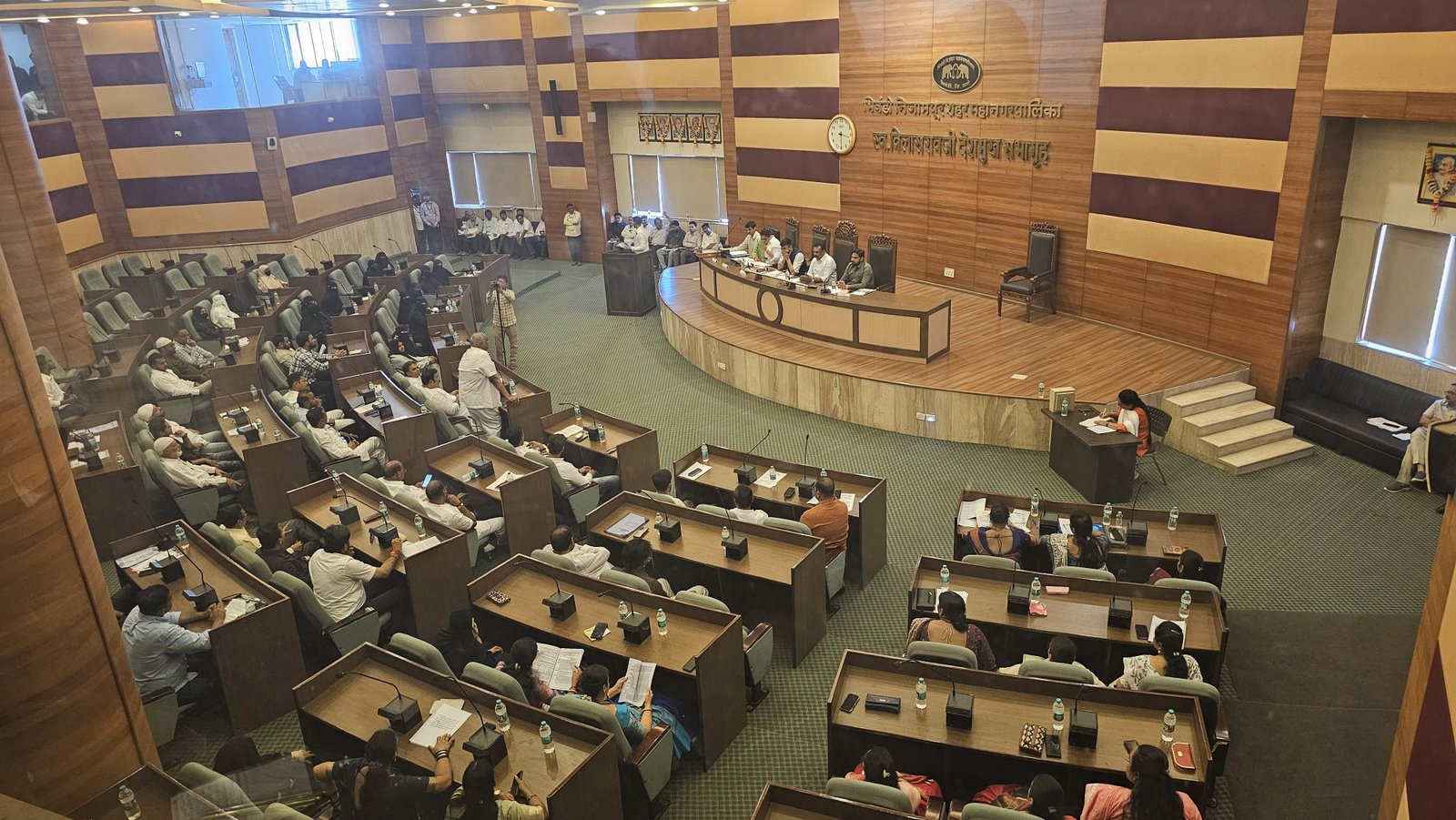 हिंदी समाचार | डंपिंग ग्राउंड में दफन गुटखा...