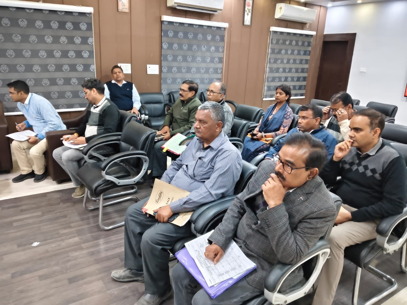 हिंदी समाचार |प्रगति यात्रा की समीक्षा बैठक...