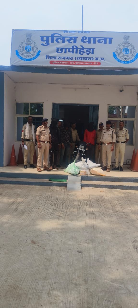 हिंदी समाचार |किराना दुकान से चोरी करने...