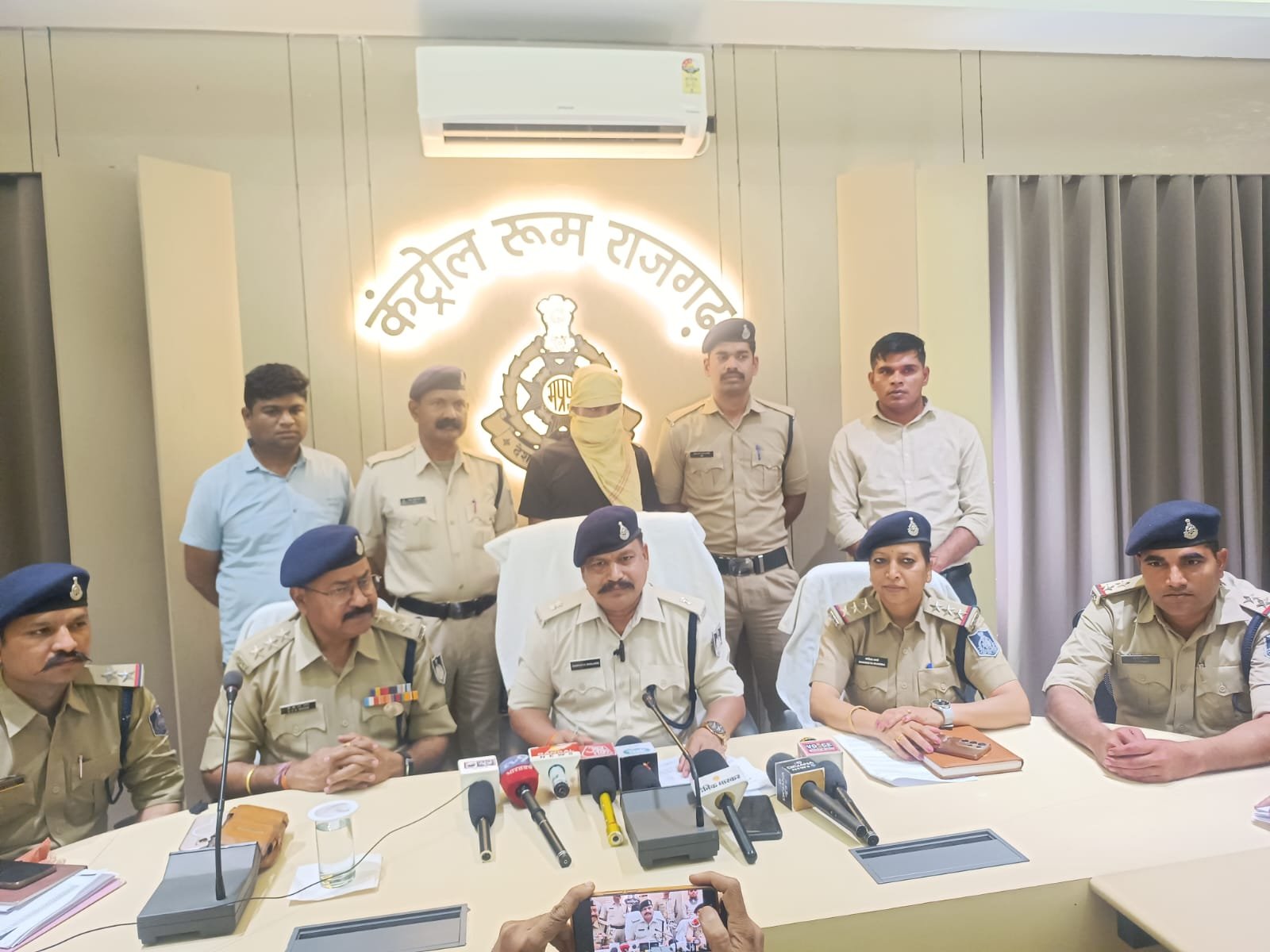 हिंदी समाचार | हत्या एवं बलात्कार की घटना का...