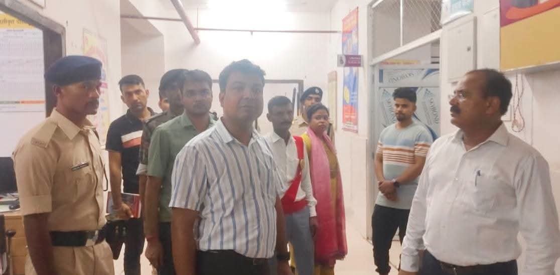हिंदी समाचार | अकोढी गोला पीएचसी का निरीक्षण...
