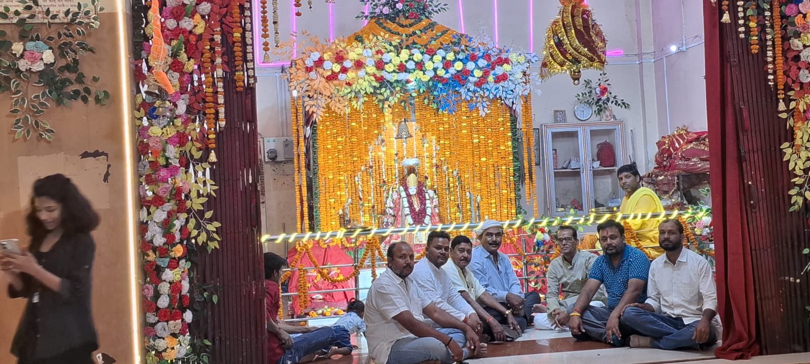 हिंदी समाचार | नवरात्र में मां दुर्गा का पट...