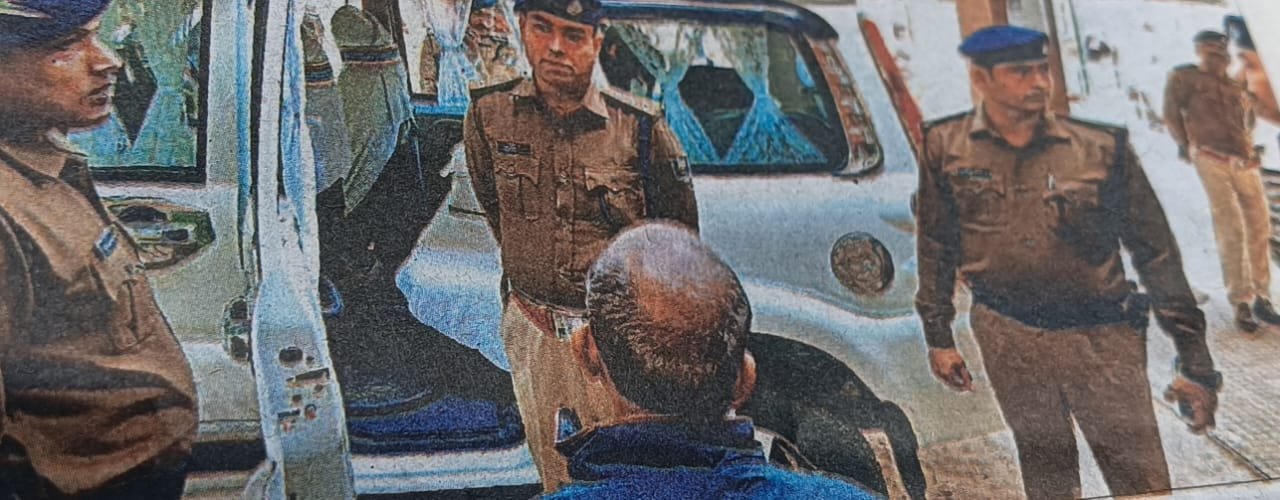 हिंदी समाचार |गोली बारी में दोनों ओर से एक एक...