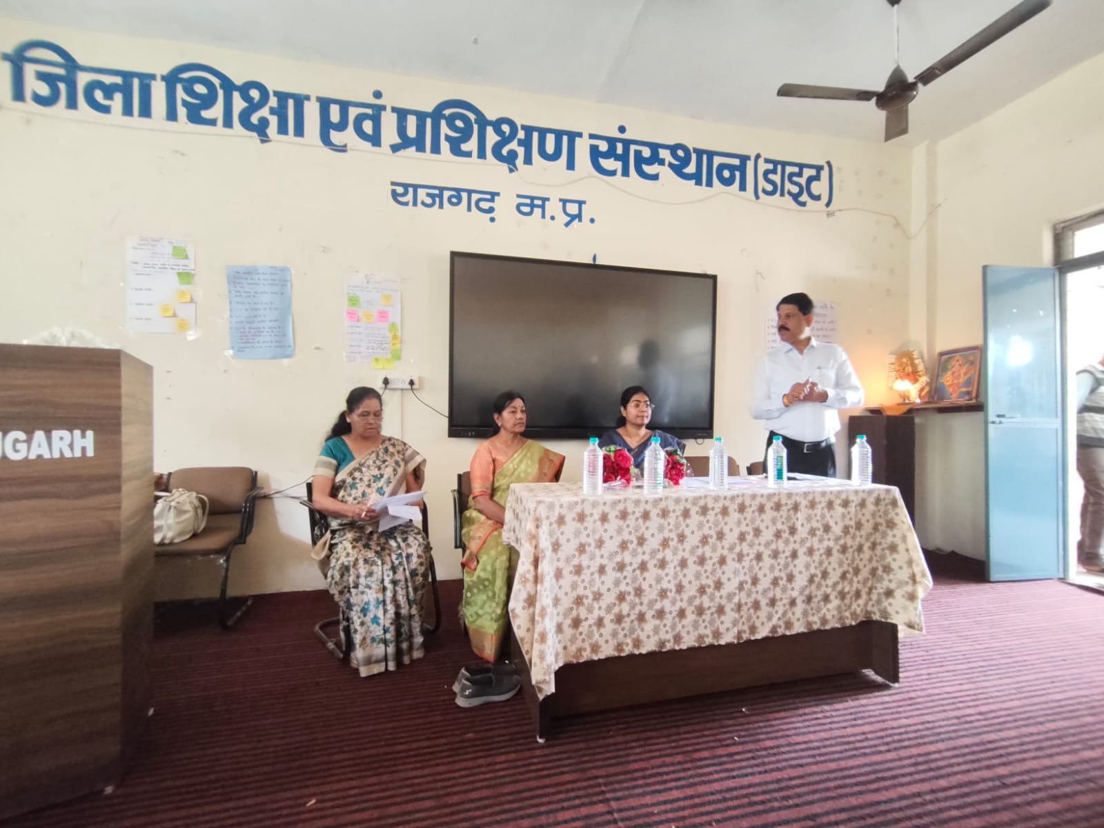 हिंदी समाचार | जिला स्तरीय ओलिंपियाड सम्मान...