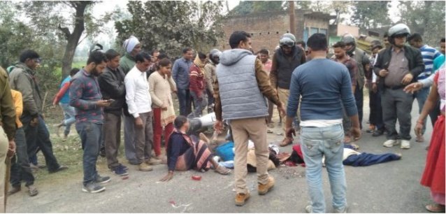 हिंदी समाचार |भीषण सड़क दुर्घटना में दो की...