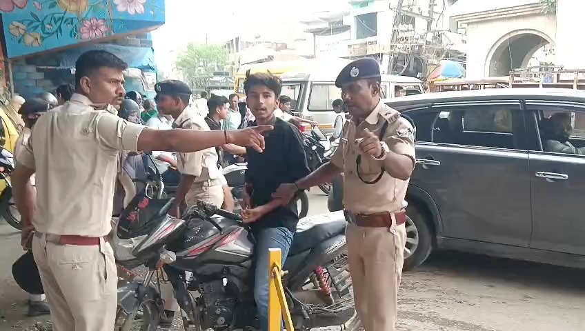 हिंदी समाचार | भभुआ-मोहनिया में ट्रैफिक...