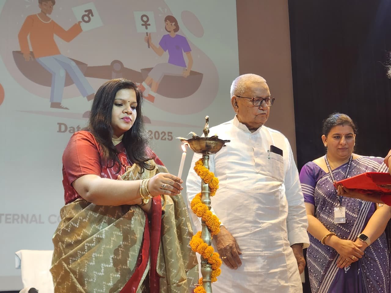 हिंदी समाचार |लैंगिक संवेदीकरण एवं समाज...