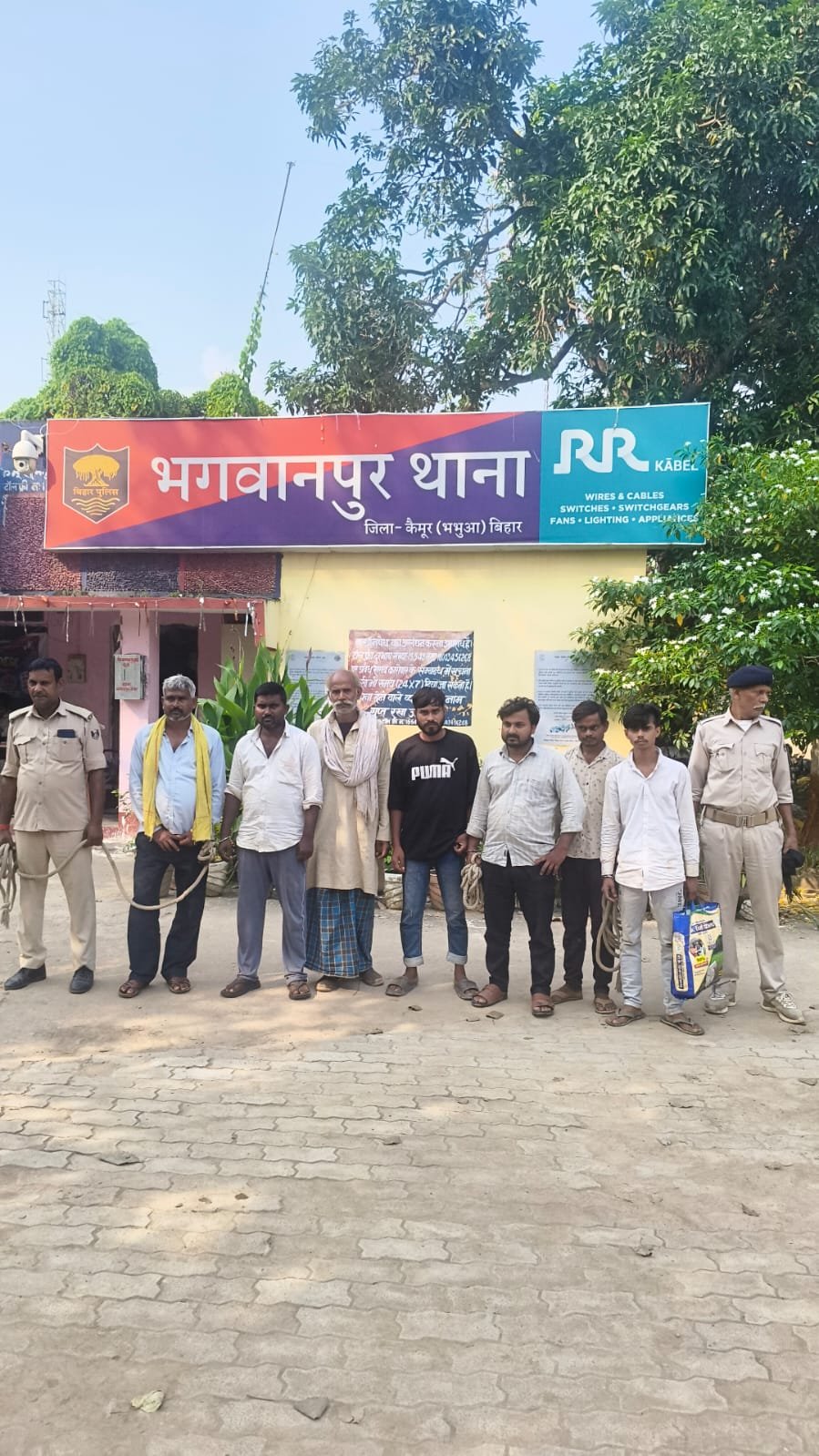 हिंदी समाचार | भगवानपुर पुलिस ने शराब तस्कर...