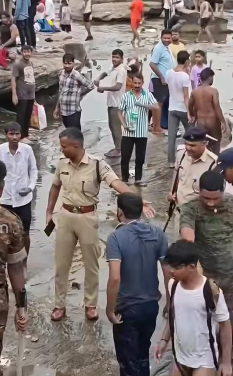 हिंदी समाचार | गुप्तेश्वरनाथ मार्ग पर शराब...