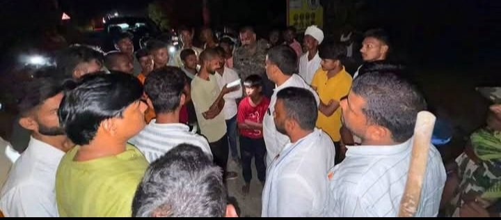 हिंदी समाचार | ट्रक की चपेट में आने से बाइक...