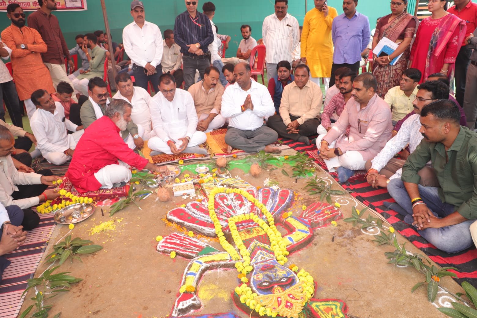 हिंदी समाचार | गोवर्धन पूजा पर गौमाता की...