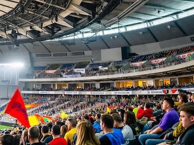 हिंदी समाचार | इंडोर स्टेडियम में...