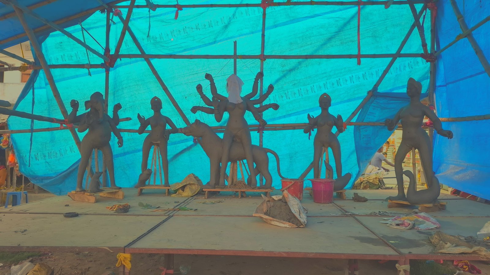 हिंदी समाचार | तरियानी में मिट्टी ले रही है...