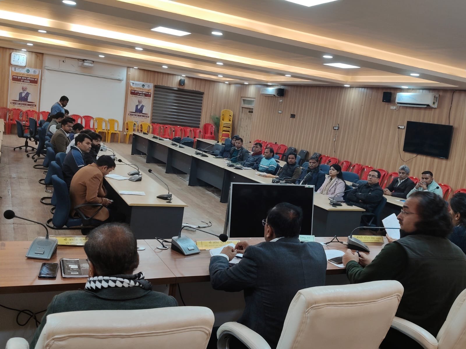 हिंदी समाचार |डीएम की अध्यक्षता मे सीओ एवं...