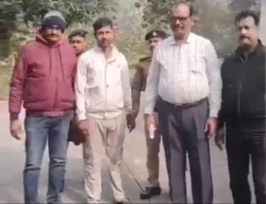 हिंदी समाचार |निगरानी ने कंप्यूटर आपरेटर को...