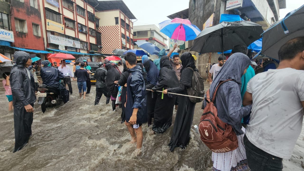 हिंदी समाचार |भारी बारिश में भिवंडी शहर के...