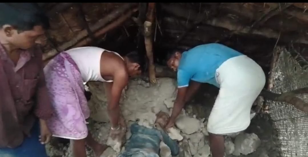 हिंदी समाचार |मिट्टी की दीवार गिरने से 60...