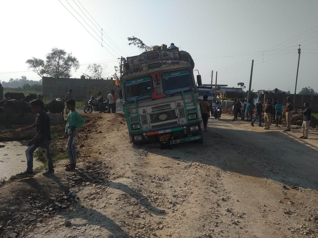 हिंदी समाचार |चैनपुर पथ के भुआलपुर गांव के...