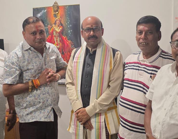 हिंदी समाचार | हरीश द्विवेदी से मिले डॉ. मनीष...