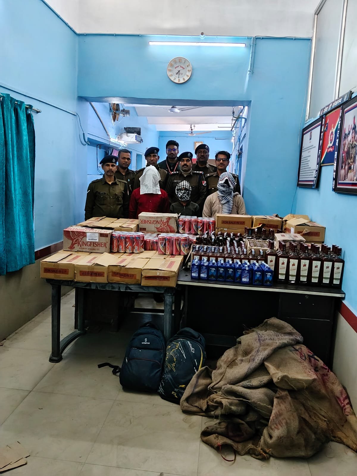 हिंदी समाचार | बड़ी मात्रा में अवैध शराब के...