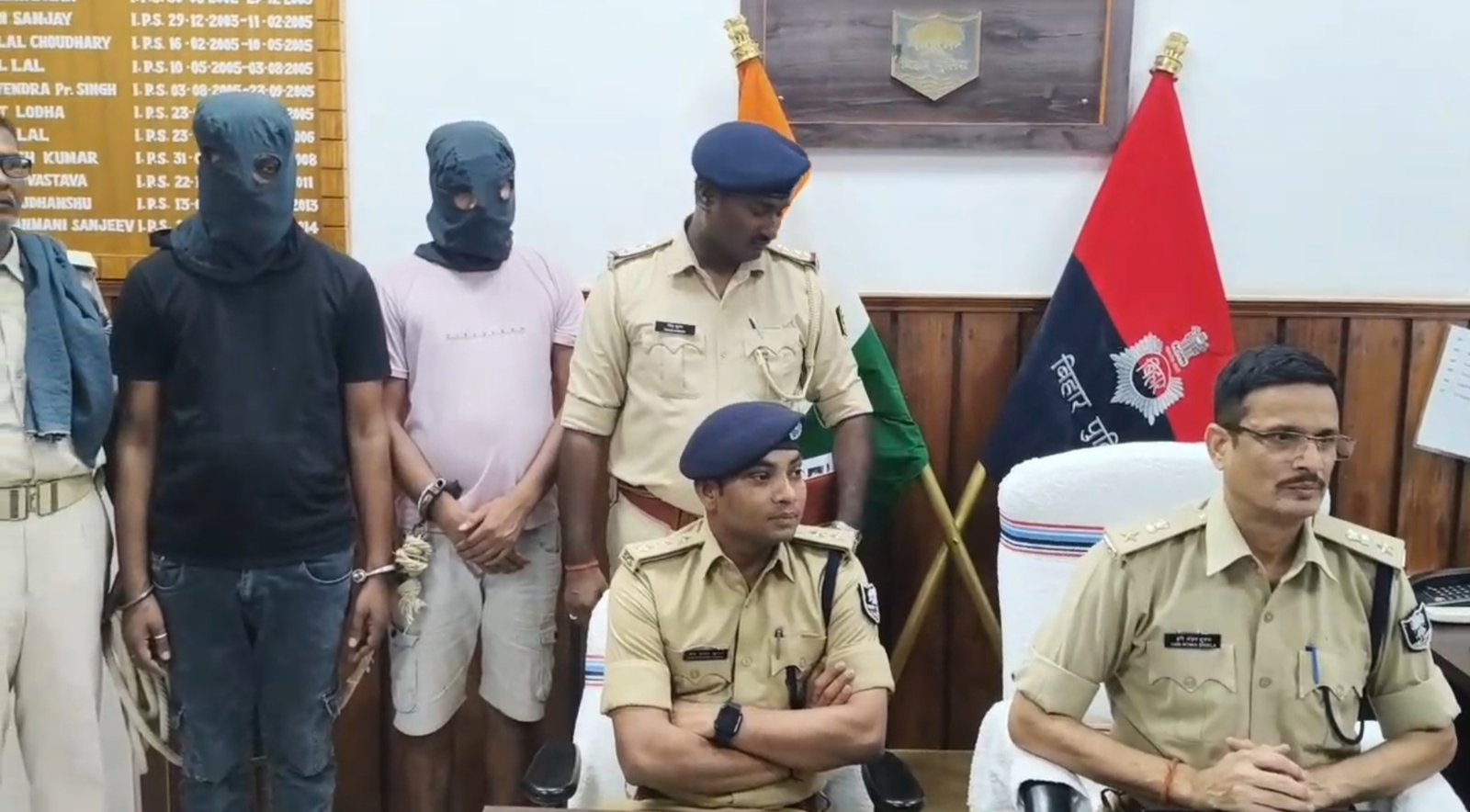हिंदी समाचार |25 लाख की अवैध शराब के साथ दो...