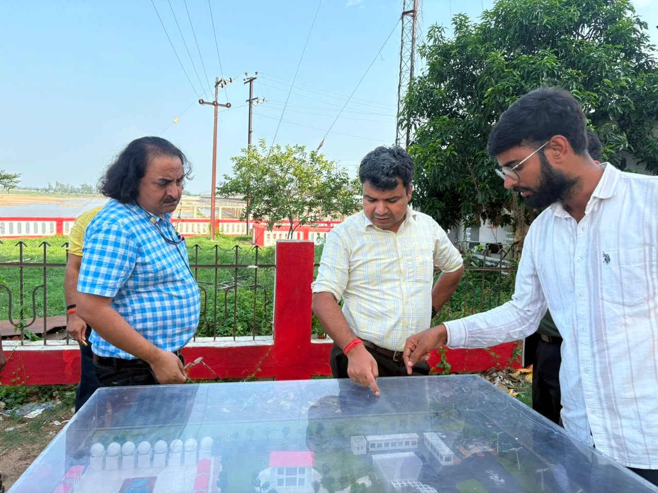 हिंदी समाचार | इंद्रपुरी बराज के पास बन रहे...