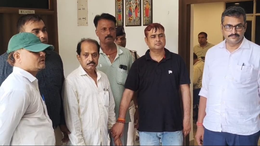 हिंदी समाचार |60,000 रुपये रिश्वत लेते...