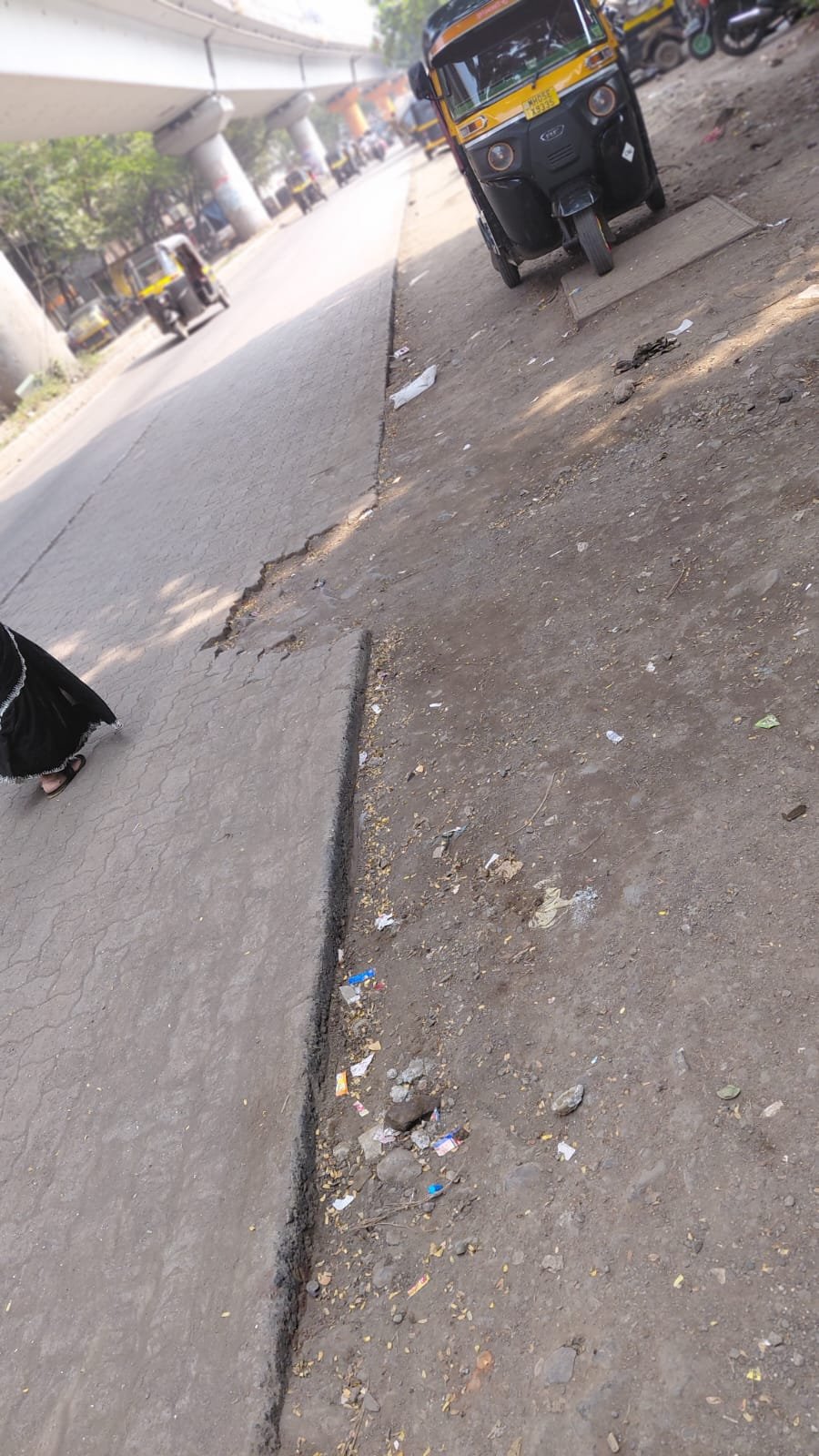 हिंदी समाचार |भिवंडी में सड़कों का गैप बना...