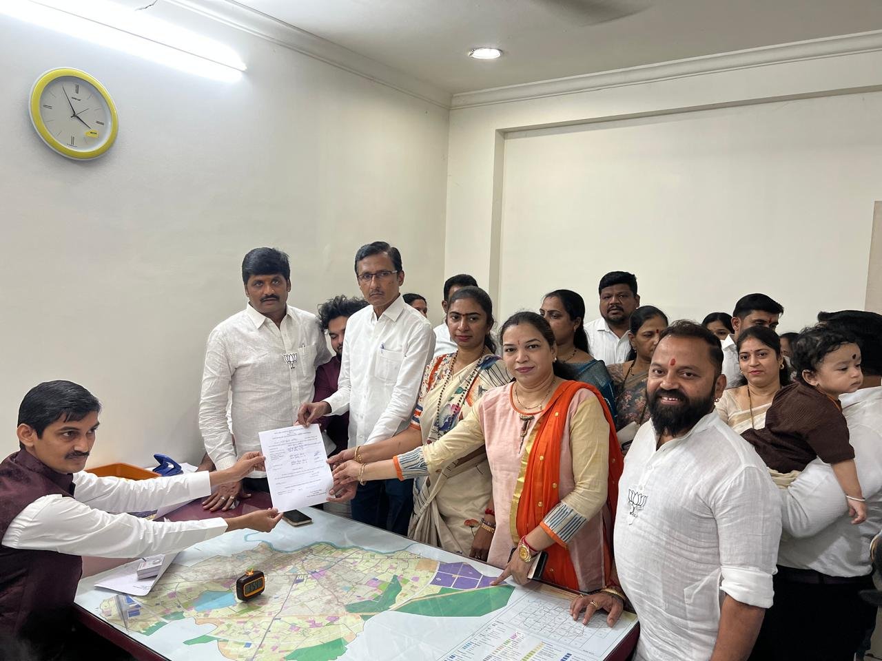 हिंदी समाचार |भिवंडी मनपा महापौर व उपमहापौर...