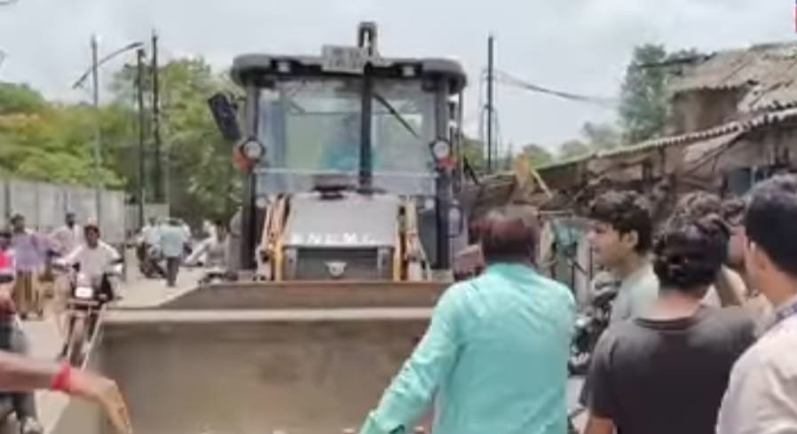 हिंदी समाचार |दरगाह रोड से ईदगाह तक चला...