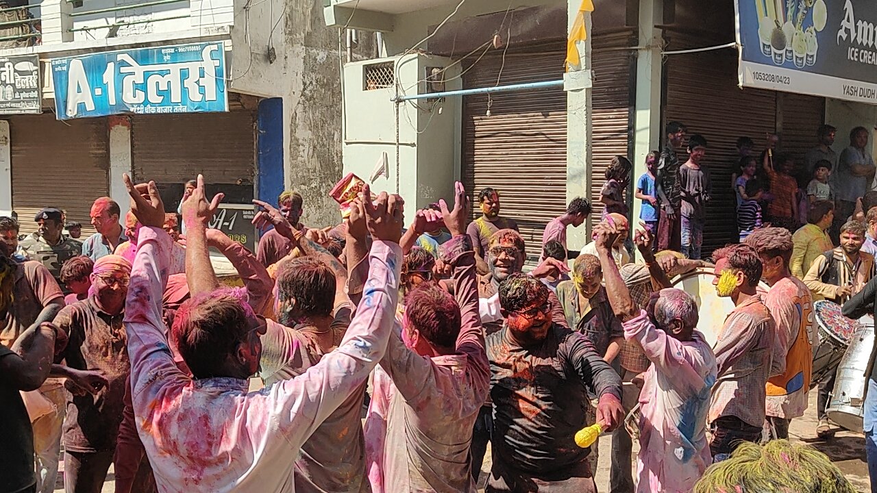 हिंदी समाचार | तलेन में उमंग-उत्साह के रंग...