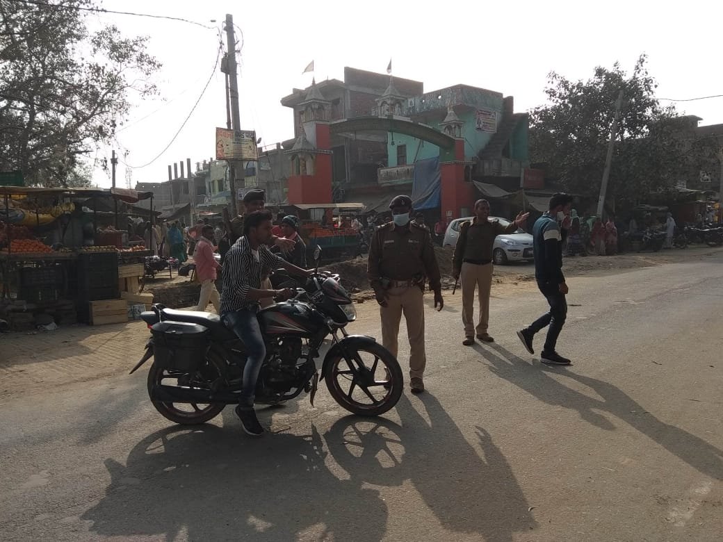 हिंदी समाचार |चैनपुर पुलिस ने वाहन चेकिंग...