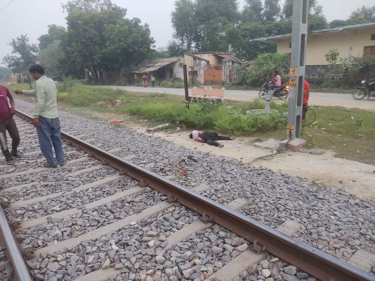 हिंदी समाचार | ट्रेन की चपेट में आने से...